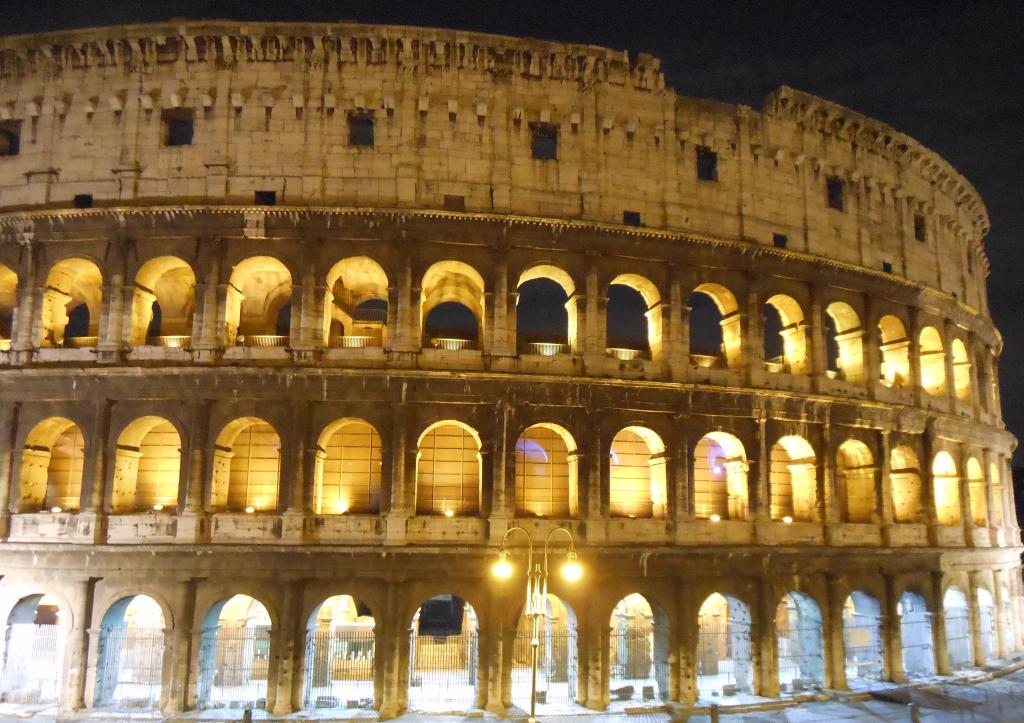 Colosseum bei Nacht - Life is a journey