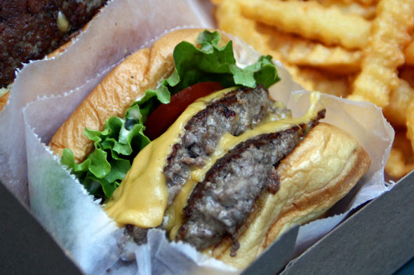 shake shack burger 590
